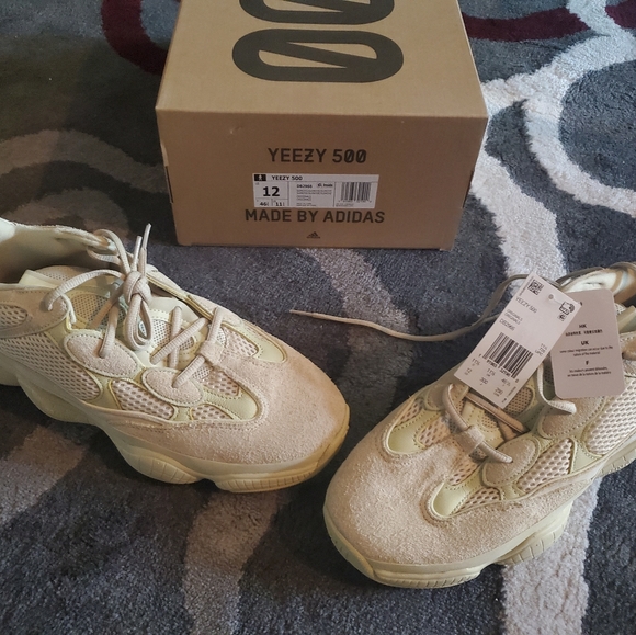 Yeezy Blush 500 - Picture 4 of 10